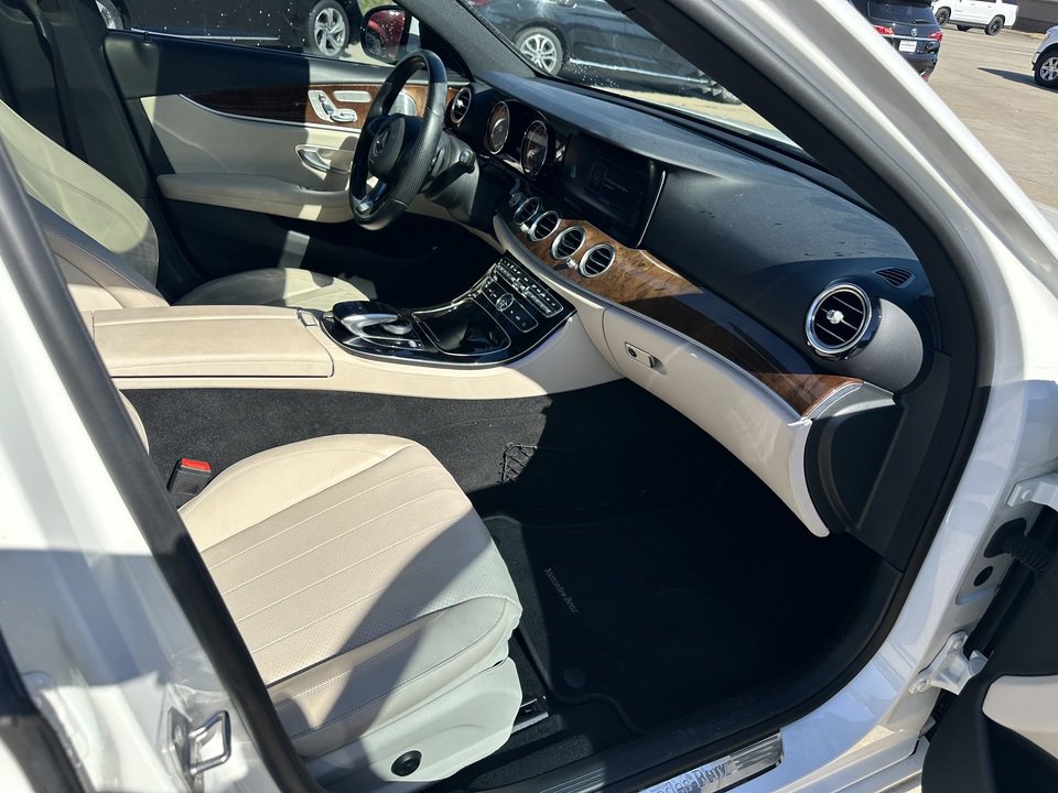 Used 2017 Mercedes-Benz E 300 4MATIC image 19