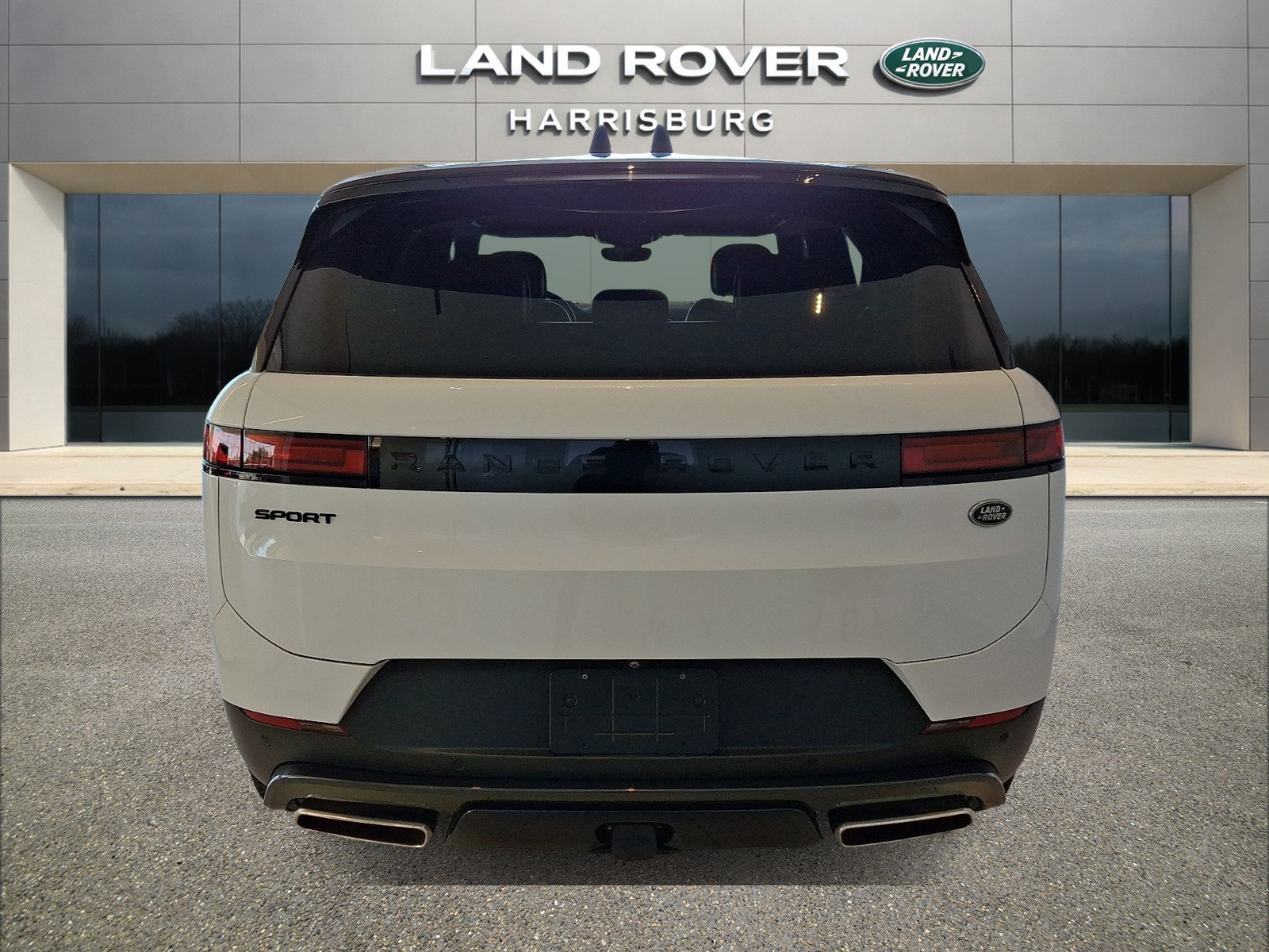 Used 2023 Land Rover Range Rover Sport SE AWD/4WD image 3