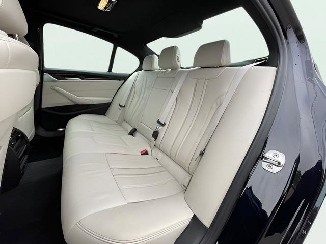 Used 2022 BMW 530e w/ M Sport Package image 20