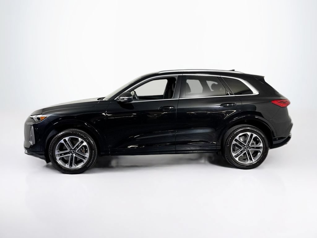 Used 2025 Audi Q5 Premium w/ Convenience Package AWD/4WD image 2