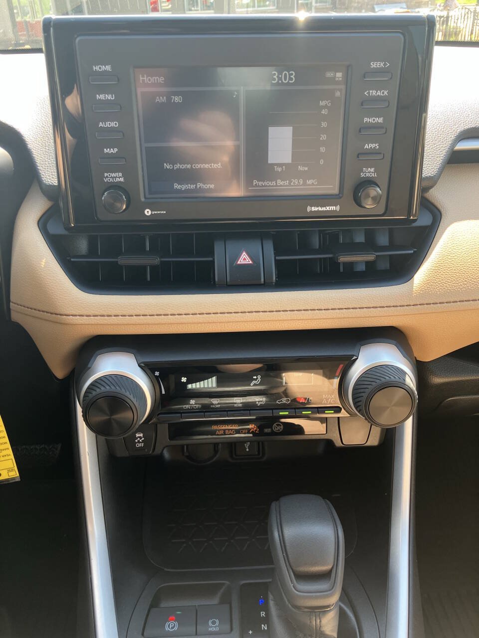Used 2021 Toyota RAV4 LE FWD image 13