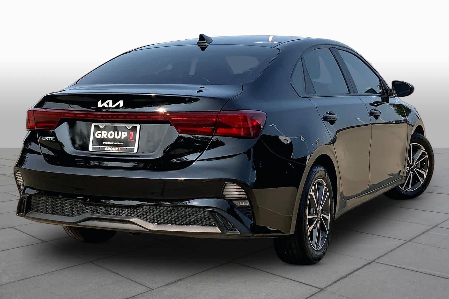 Used 2022 Kia Forte LXS FWD image 12