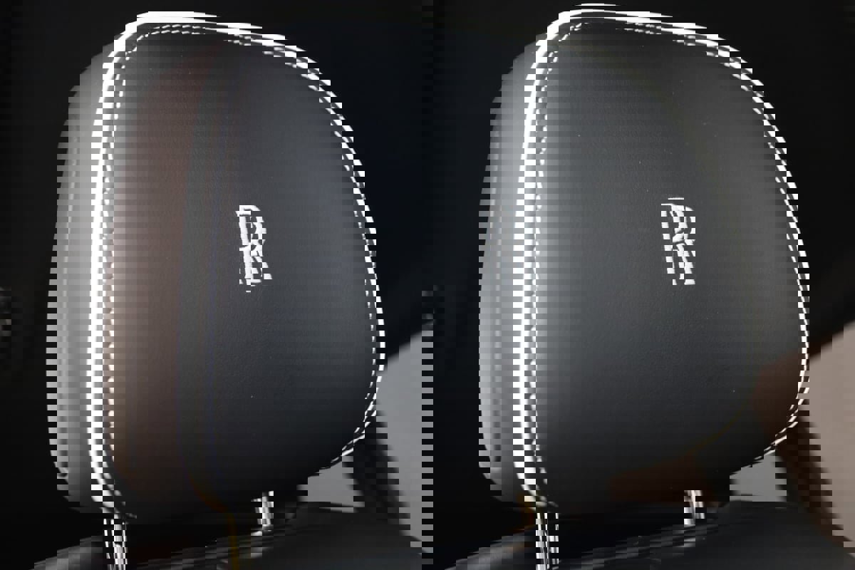 Used 2024 Rolls-Royce Cullinan Black Badge image 15