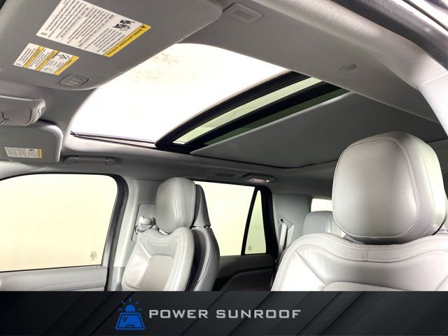Used 2021 Lincoln Navigator Reserve w/ Luxury Package AWD/4WD image 3
