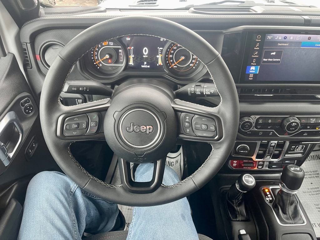 Used 2025 Jeep Wrangler Rubicon image 14