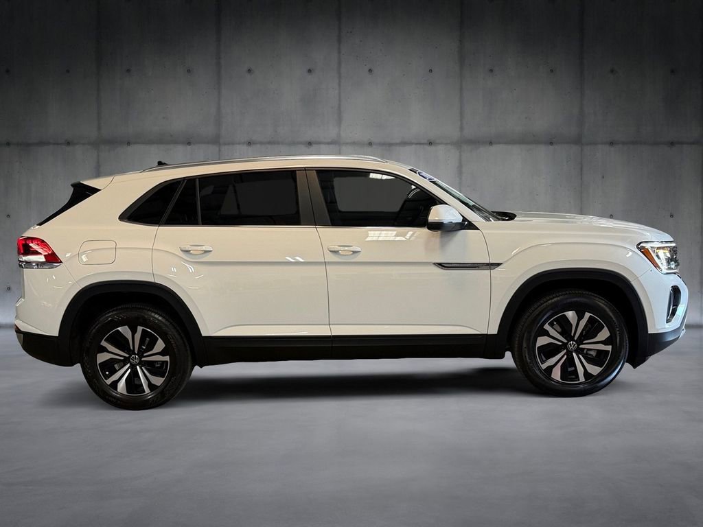 Used 2024 Volkswagen Atlas Cross Sport SE image 6