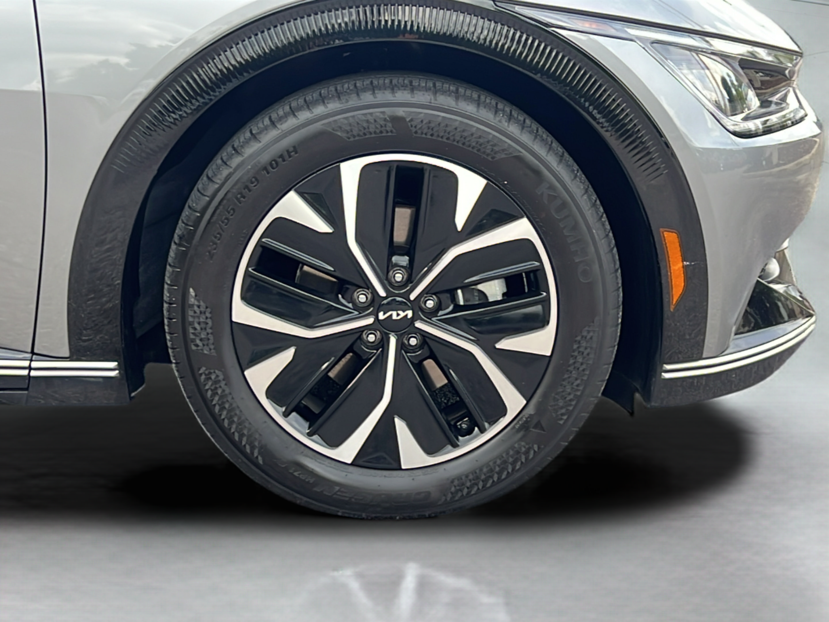 Certified 2023 Kia EV6 Wind AWD/4WD image 22