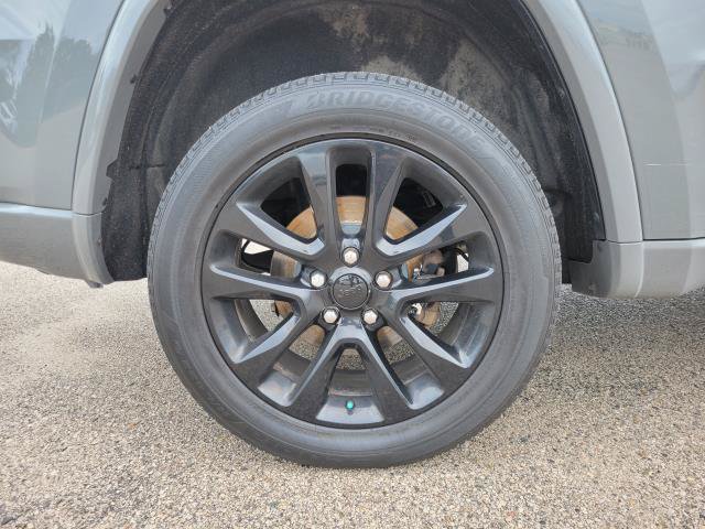 Used 2020 Jeep Grand Cherokee Altitude AWD/4WD image 5