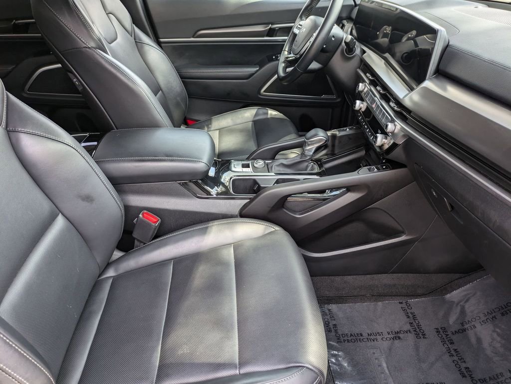 Used 2025 Kia Telluride S image 31