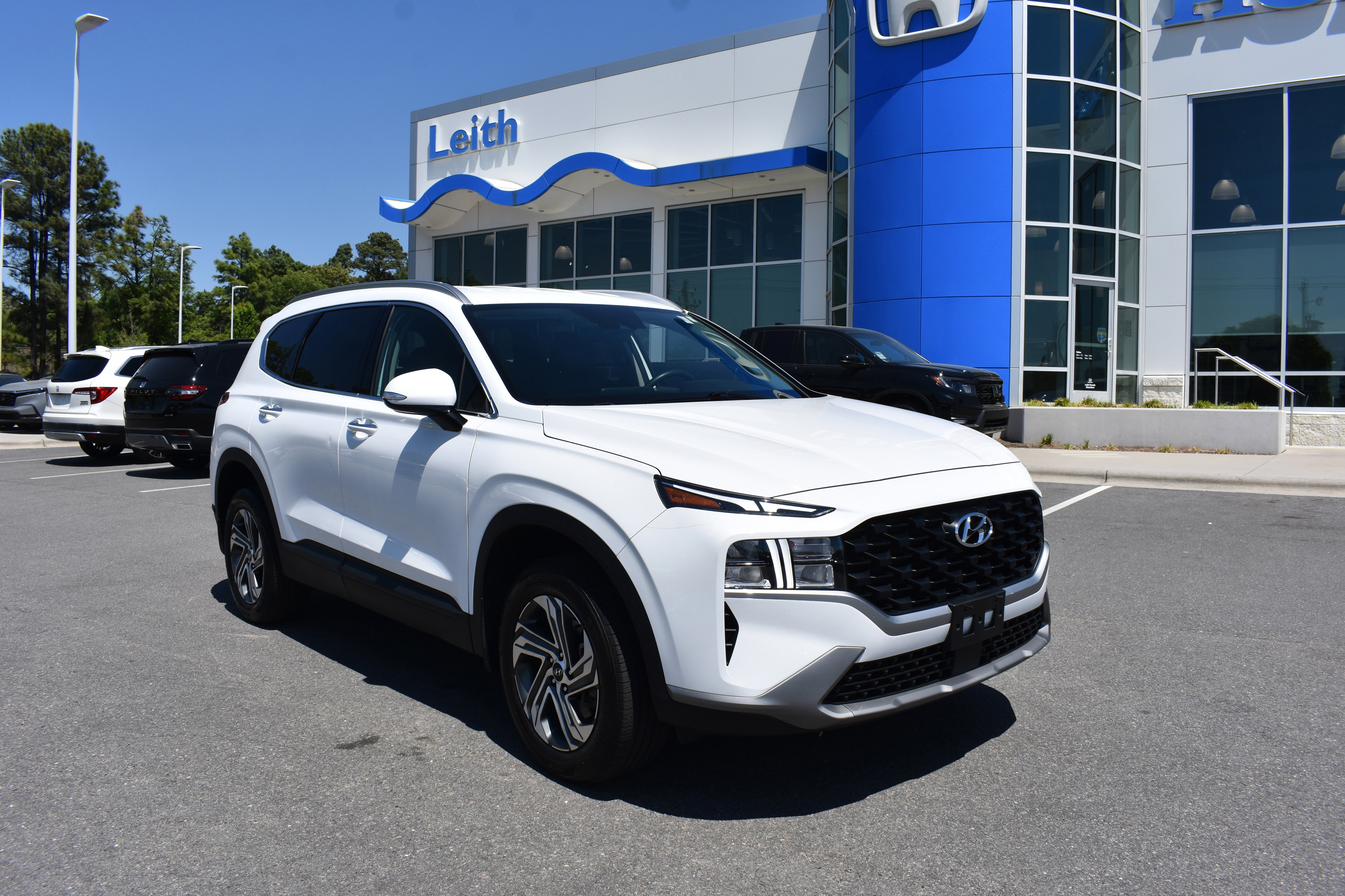 Used 2023 Hyundai Santa Fe SEL AWD/4WD image 1