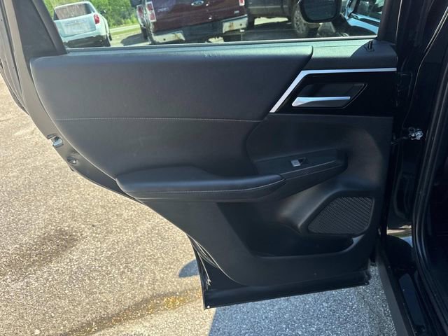 Used 2023 Mitsubishi Outlander SE FWD image 16