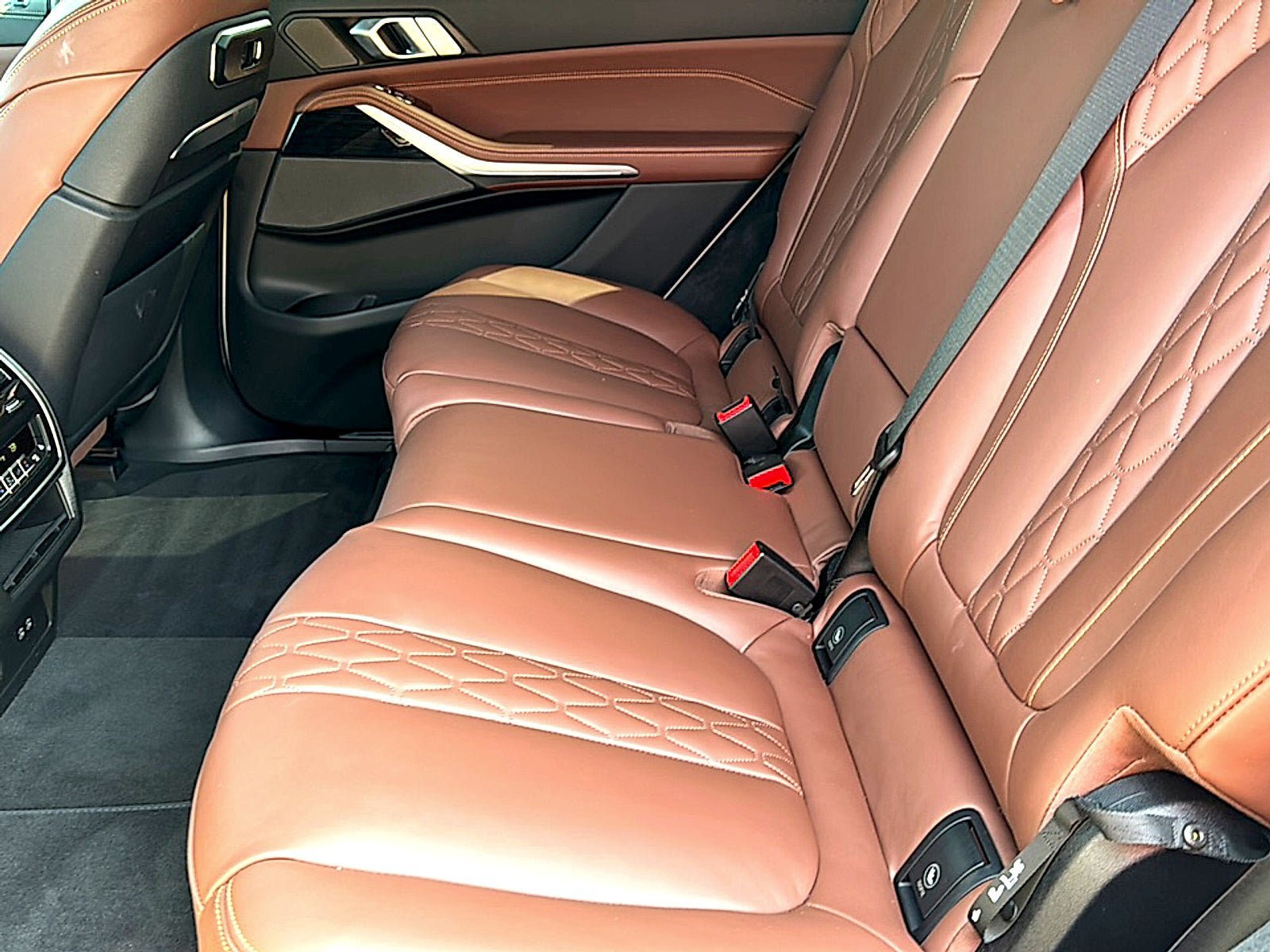 Used 2025 BMW X7 M60i AWD/4WD image 19