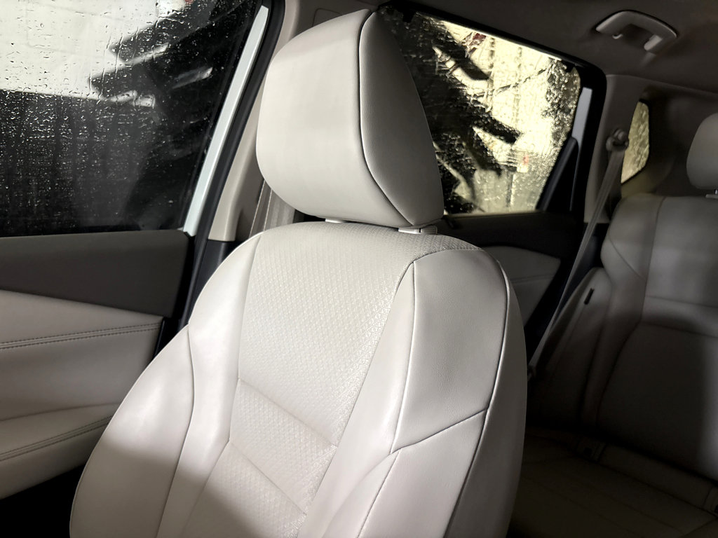 Used 2025 Nissan Rogue SV w/ SV Premium Package FWD image 6