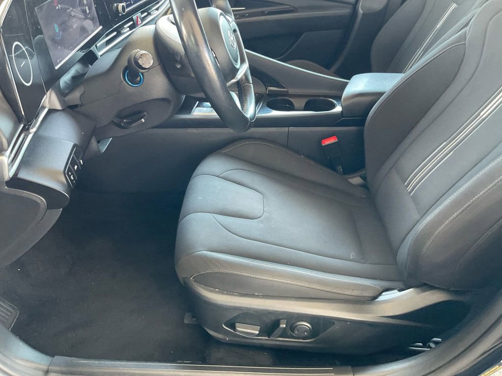 Used 2022 Hyundai Elantra SEL w/ Convenience + Premium Package image 12