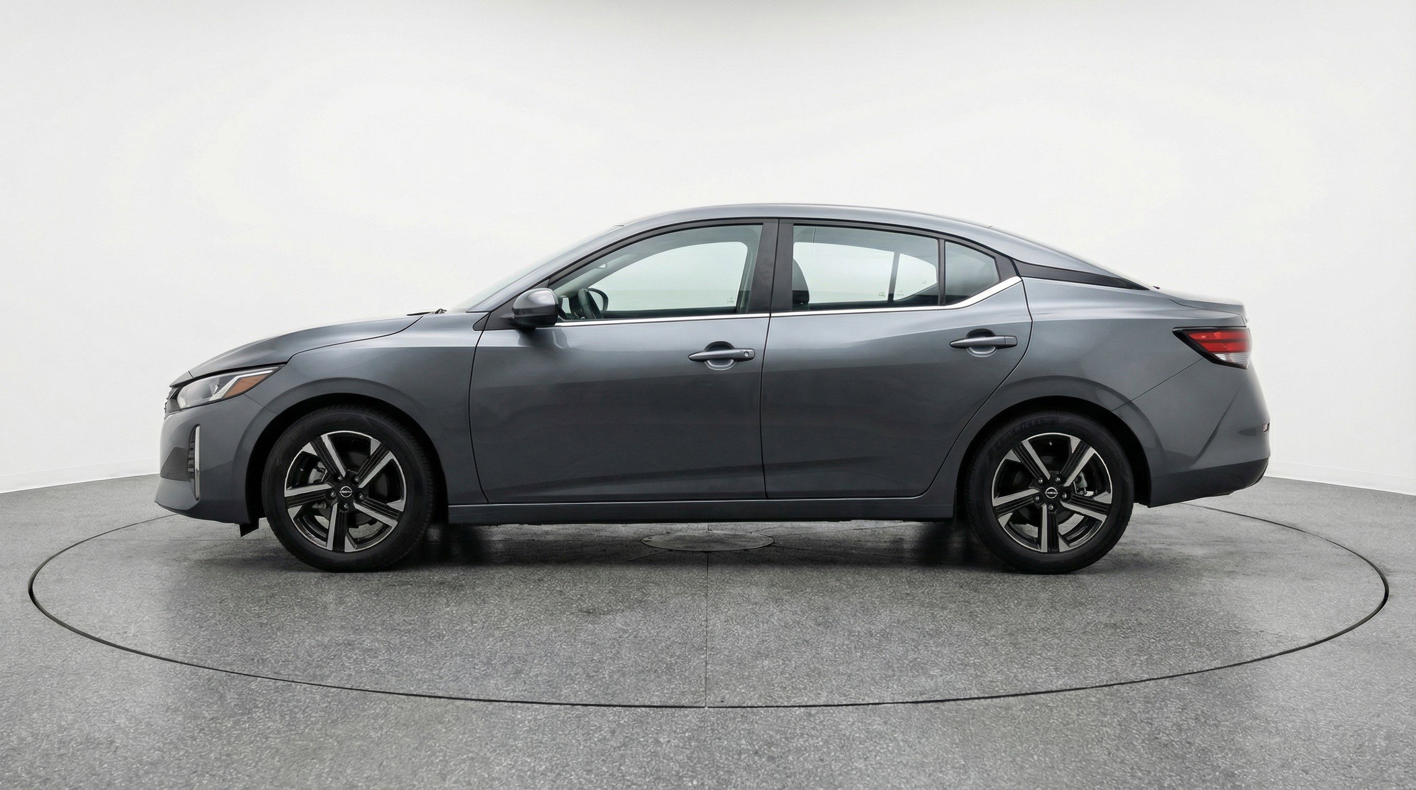 Used 2025 Nissan Sentra SV FWD image 5
