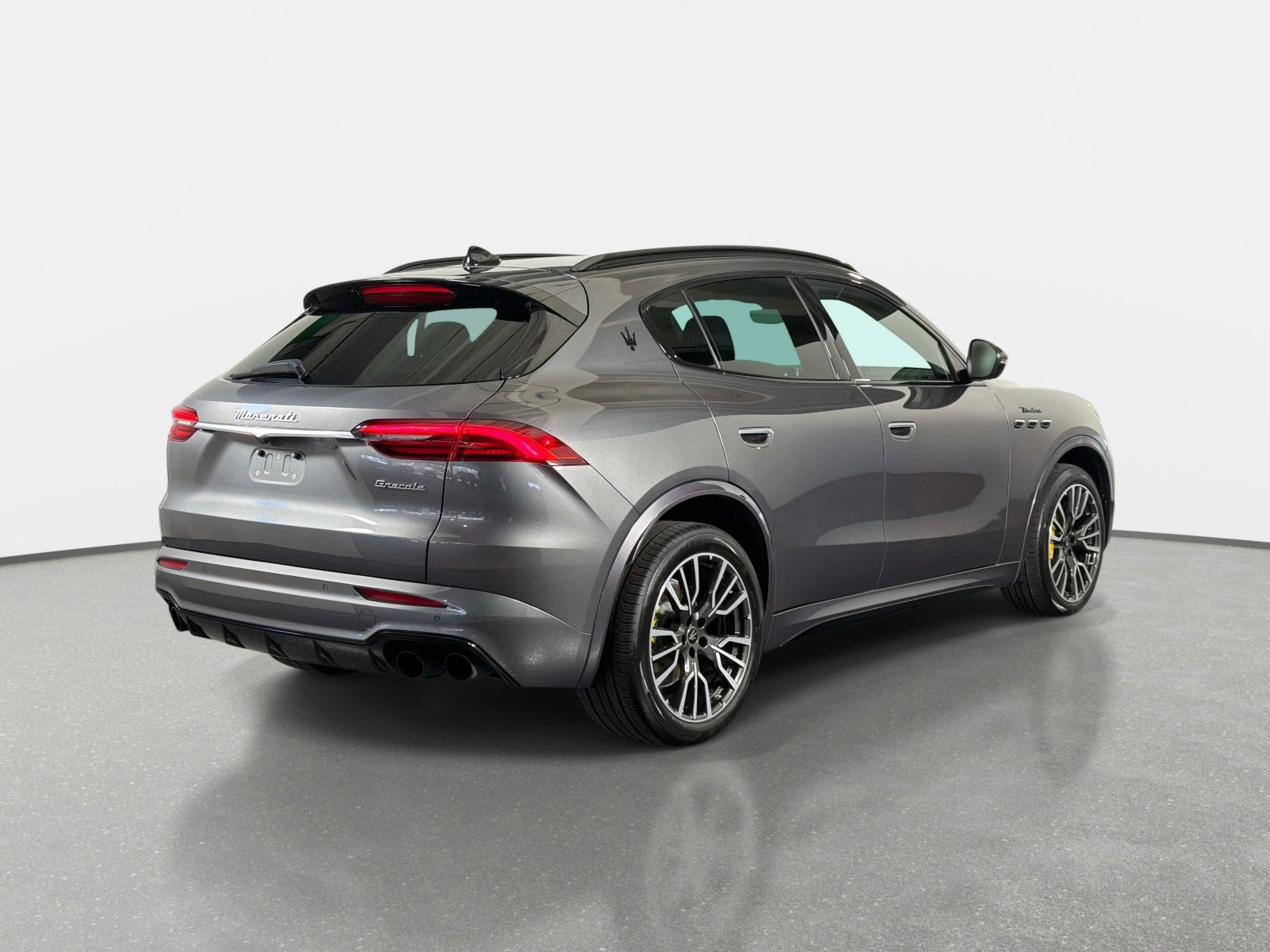 Used 2023 Maserati Grecale Modena AWD/4WD image 3