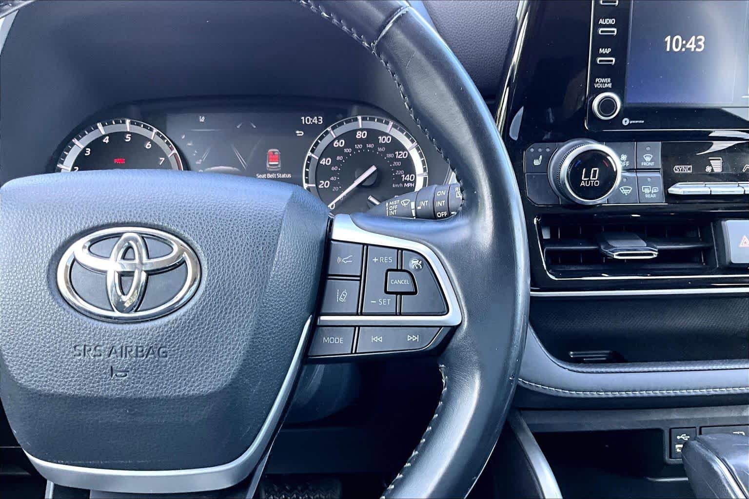 Used 2022 Toyota Highlander XLE image 25