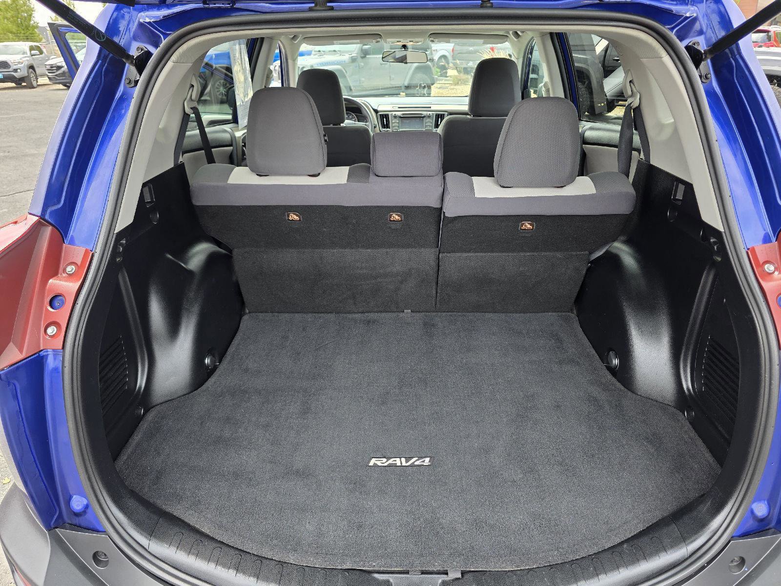 Used 2015 Toyota RAV4 XLE AWD/4WD image 28