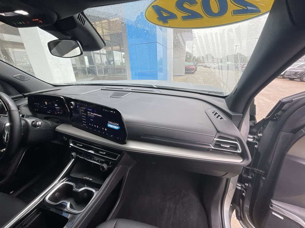 Certified 2024 Chevrolet Traverse LT w/ Enhanced Driving Package FWD image 29