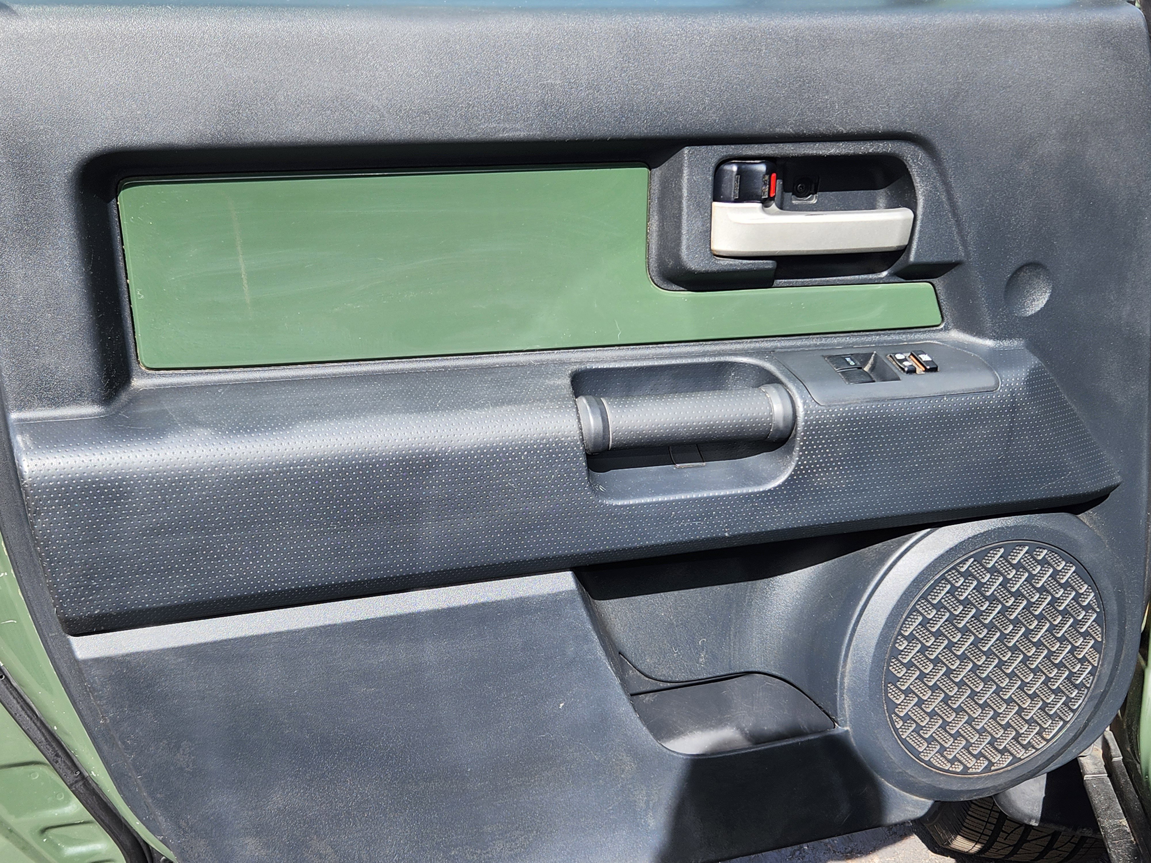 Used 2014 Toyota FJ Cruiser 4WD w/ Upgrade Package image 14