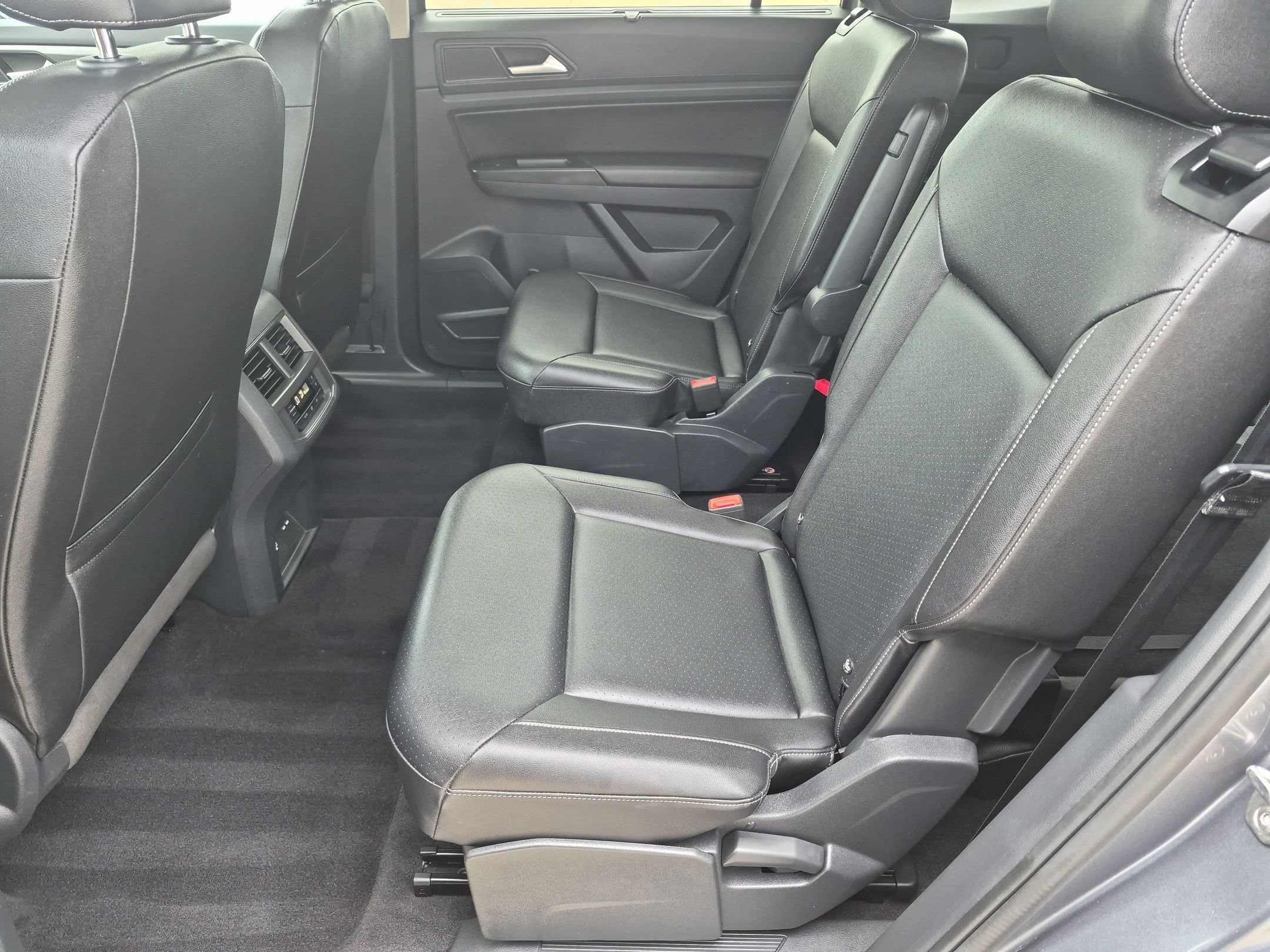 Used 2020 Volkswagen Atlas SE w/ Panoramic Sunroof Package AWD/4WD image 24