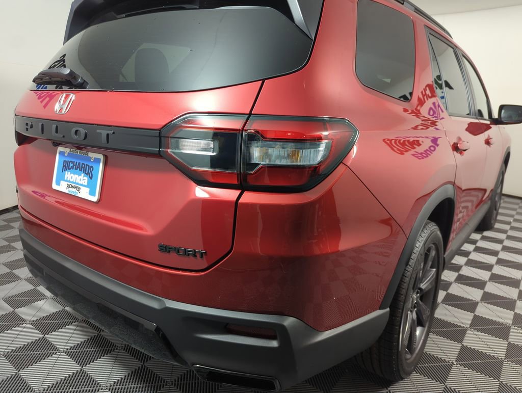 New 2026 Honda Pilot Sport image 5