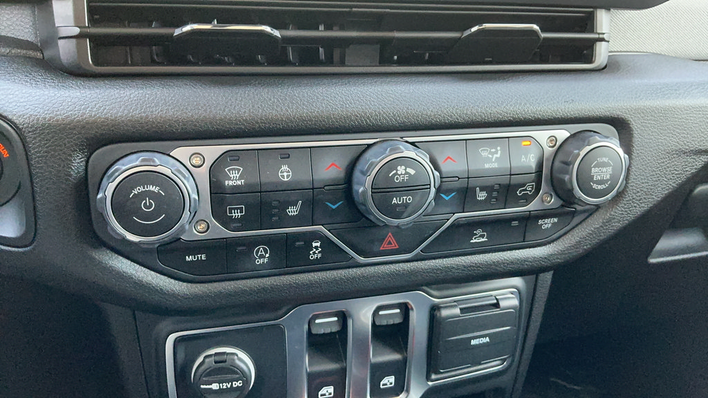 Used 2025 Jeep Wrangler Sport AWD/4WD image 20