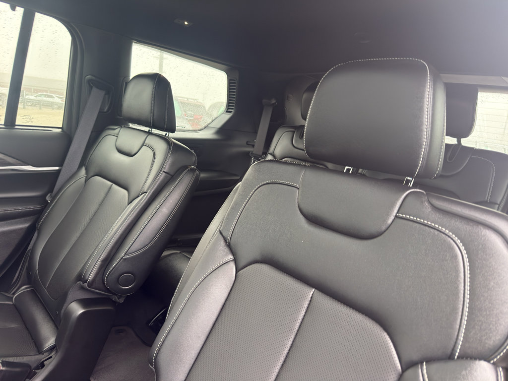 Used 2024 Jeep Grand Cherokee L Limited w/ Luxury Tech Group II AWD/4WD image 35