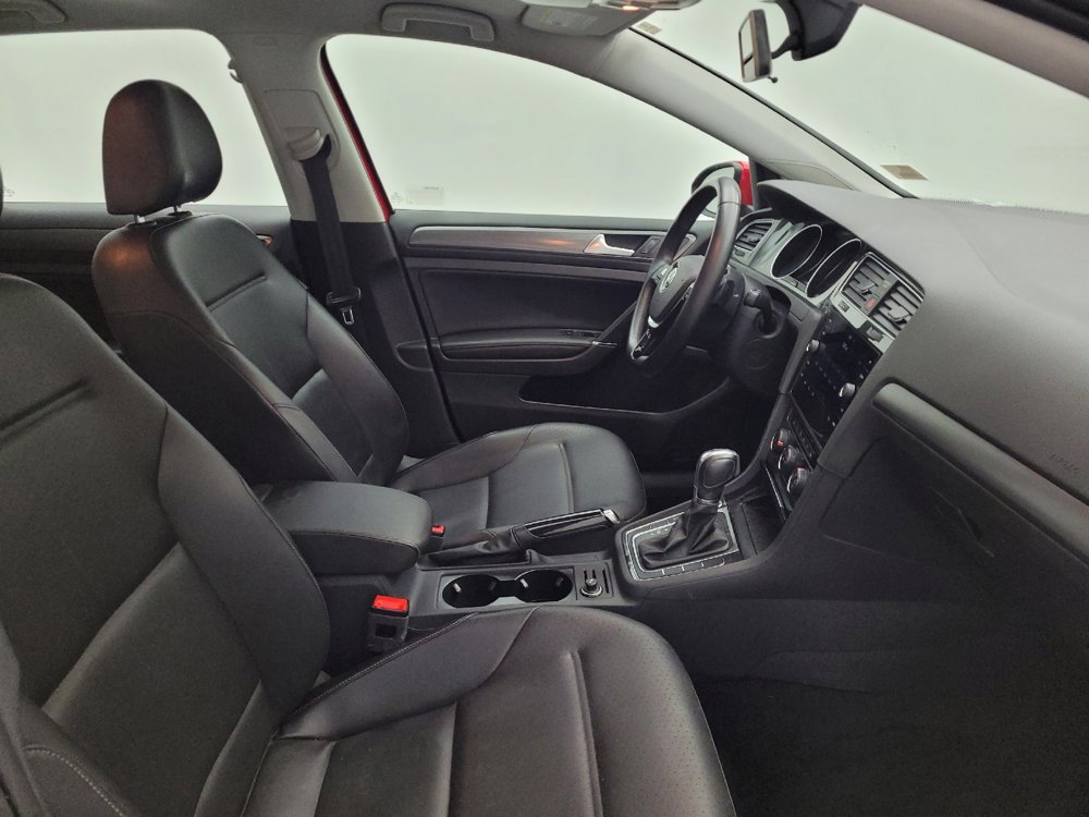 Used 2019 Volkswagen Golf SE image 21