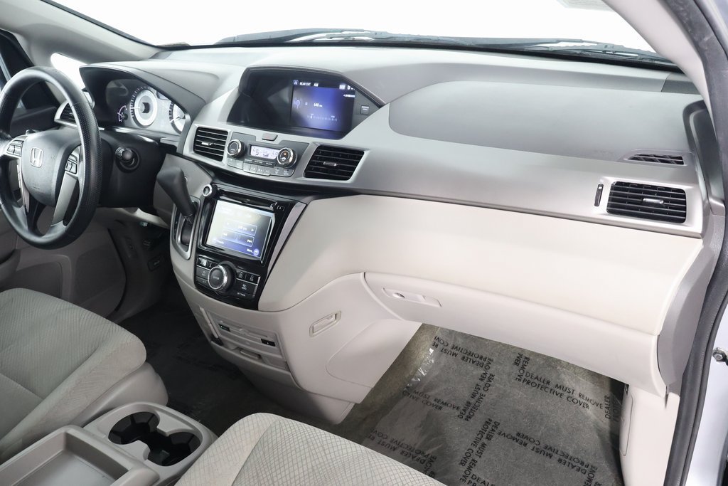 Used 2016 Honda Odyssey SE image 9
