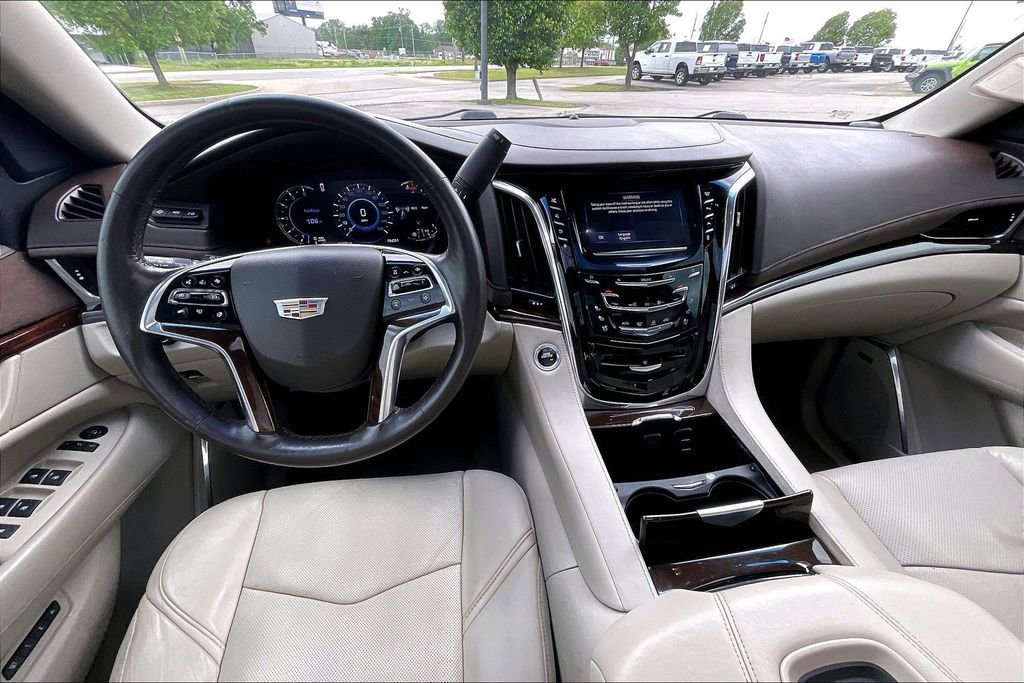 Used 2016 Cadillac Escalade Premium AWD/4WD image 14