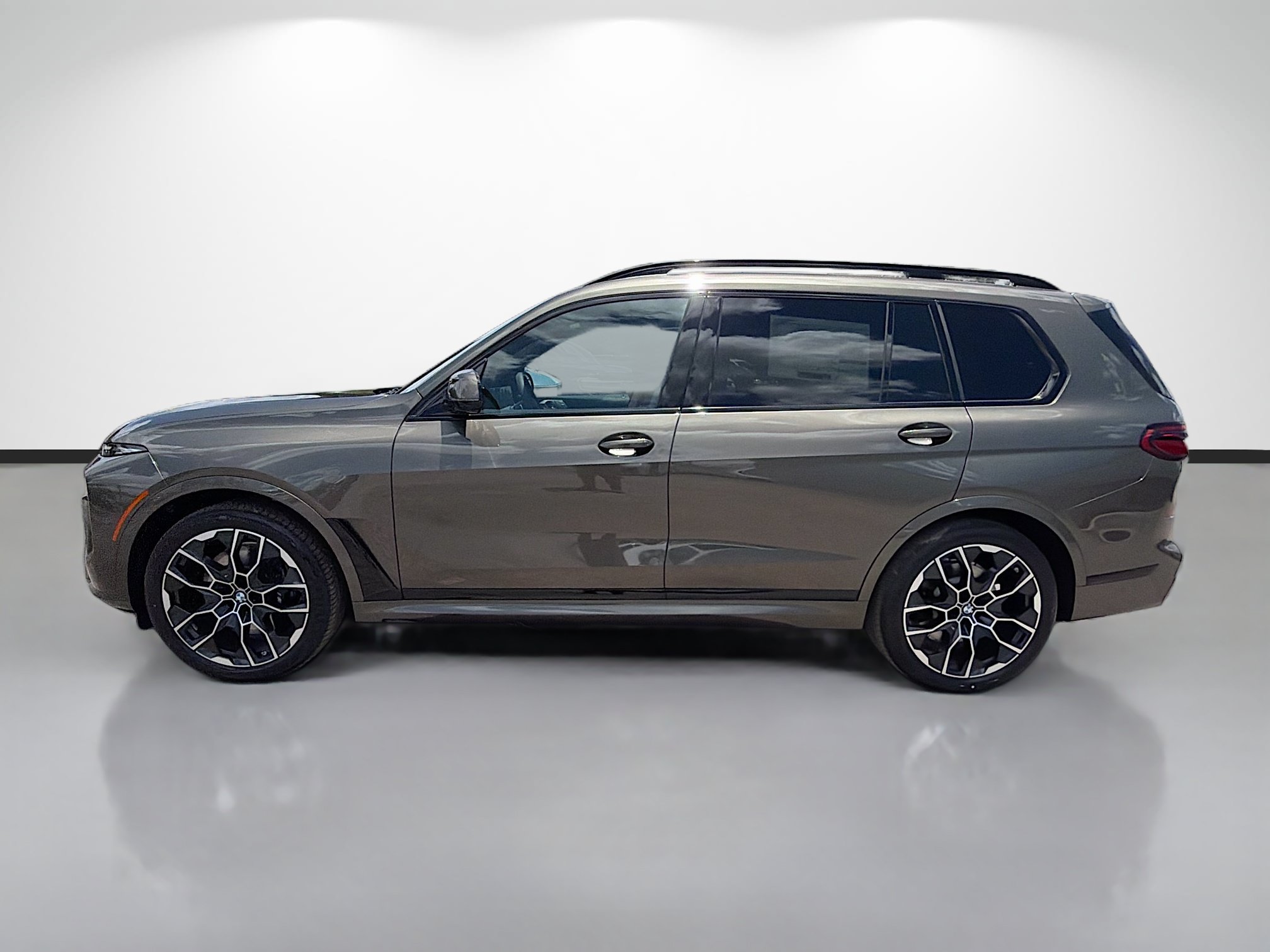 New 2027 BMW X7 xDrive40i w/ M Sport Package AWD/4WD image 6