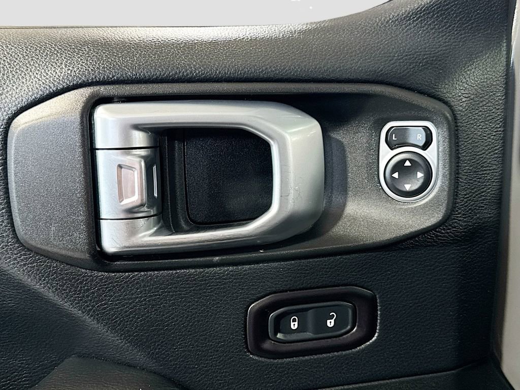 Used 2018 Jeep Wrangler Unlimited Rubicon image 25