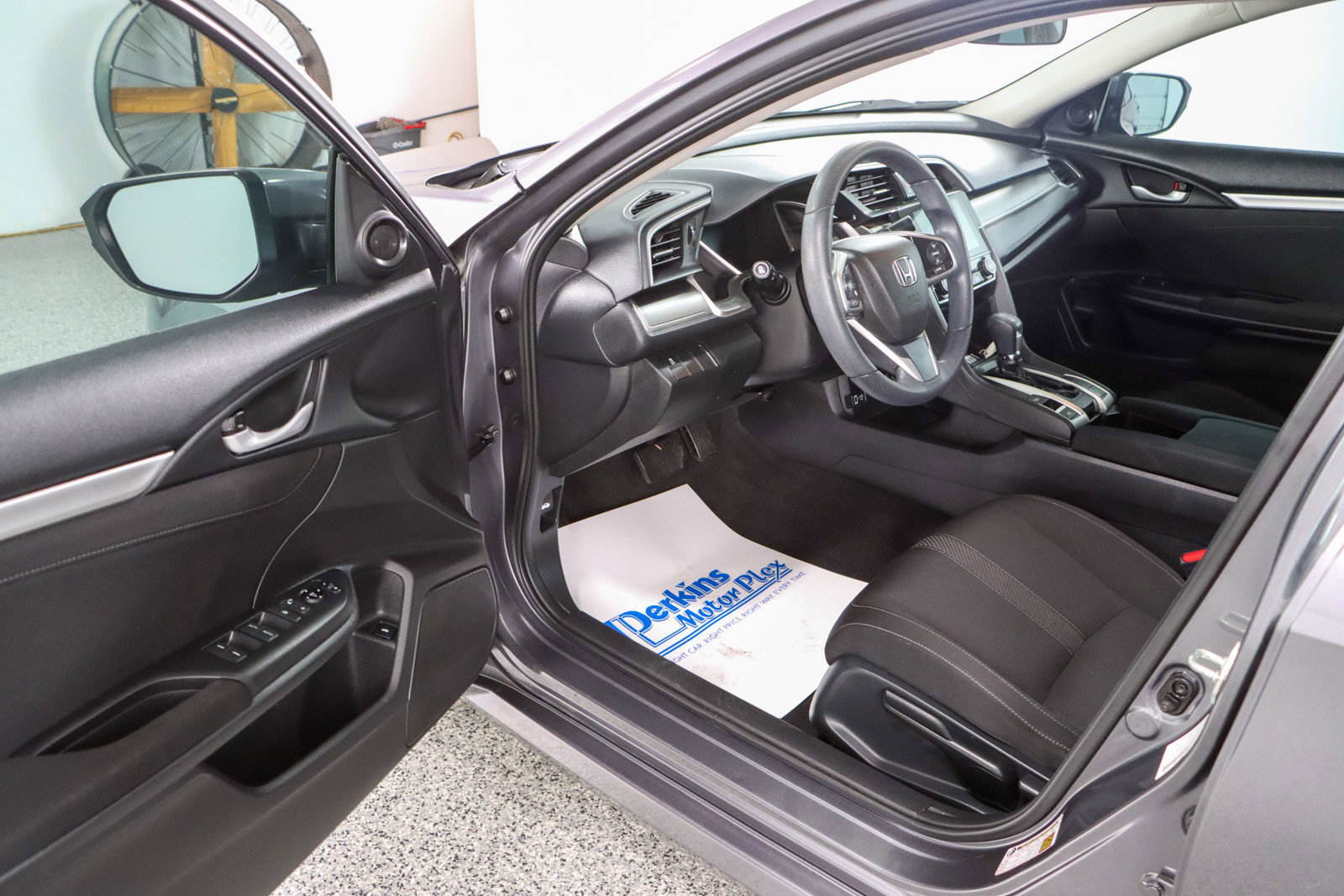 Used 2018 Honda Civic EX image 3