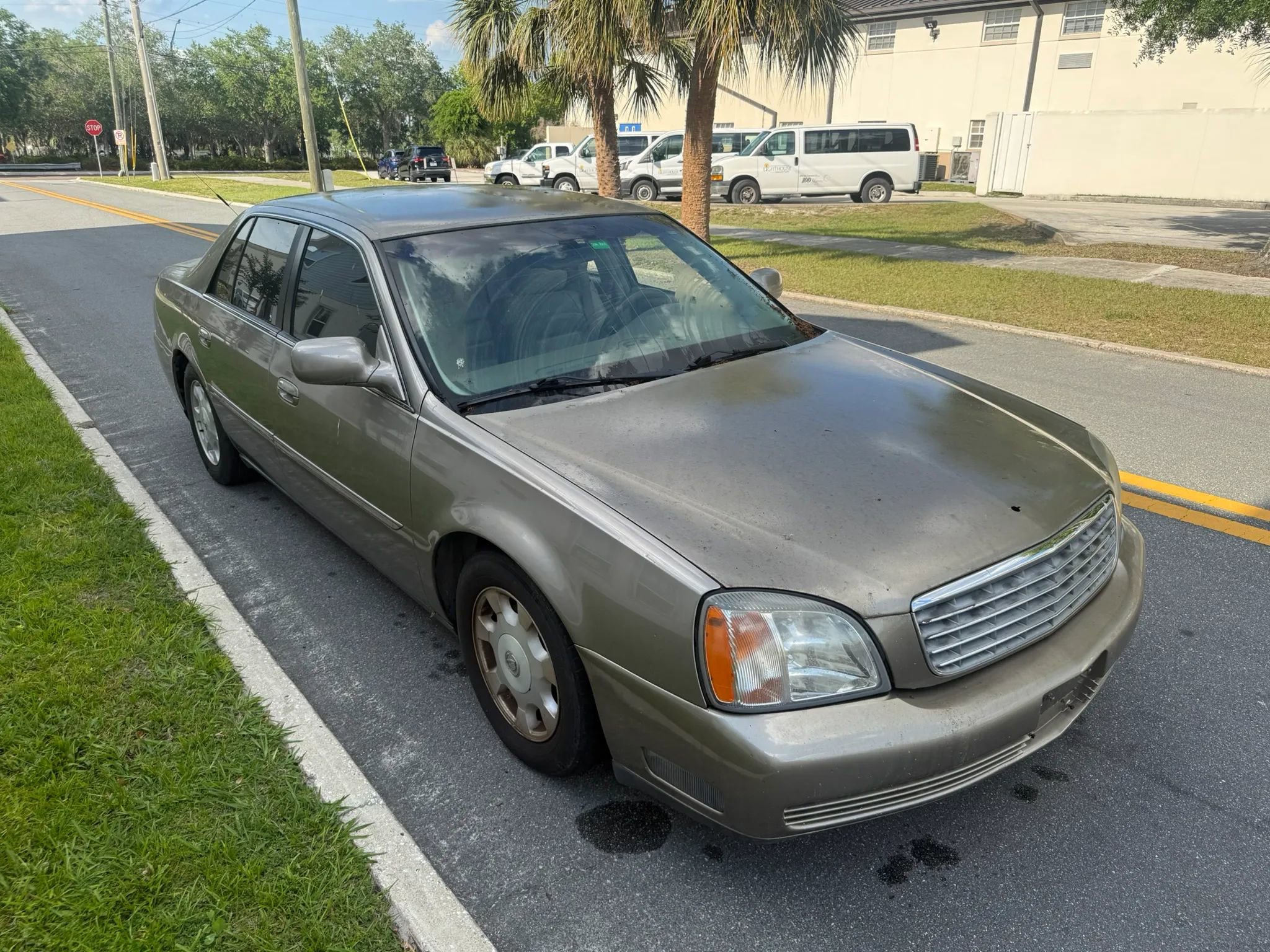 Used 2002 Cadillac De Ville Sedan w/ Comfort/Convenience Pkg image 3