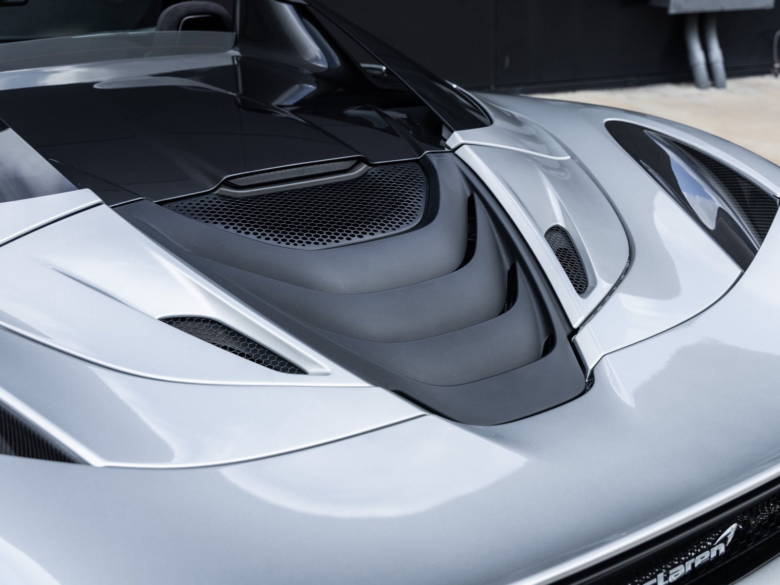 Used 2020 McLaren 720S Spider image 17