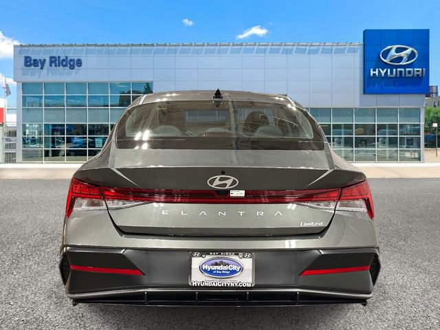 Used 2025 Hyundai Elantra Limited w/ Cargo Package FWD image 4