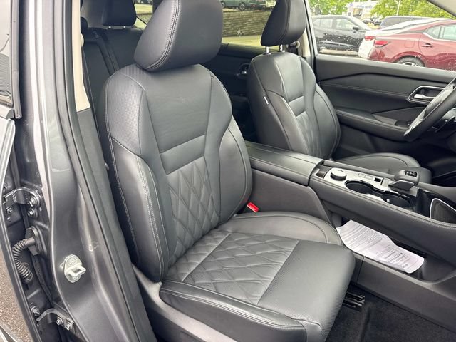 Certified 2026 Nissan Rogue Platinum w/ Platinum Premium Package AWD/4WD image 27