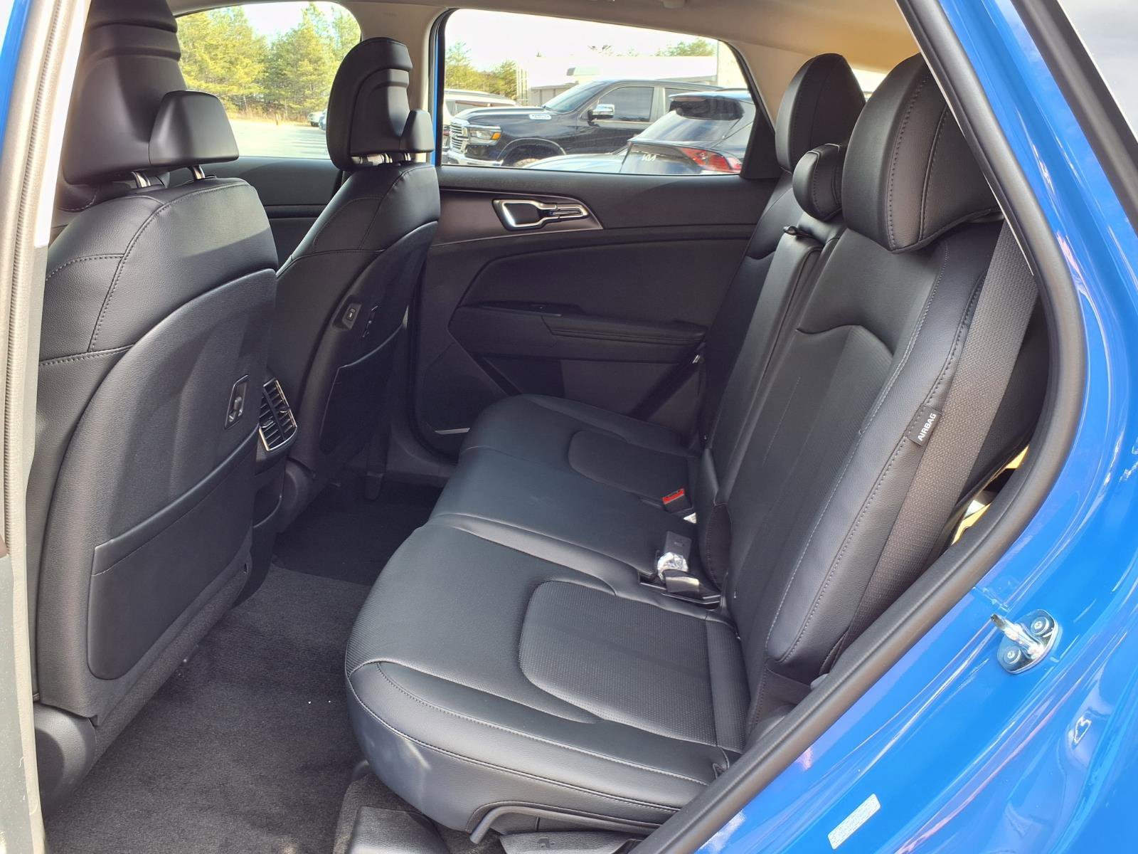 New 2026 Kia Sportage EX image 4