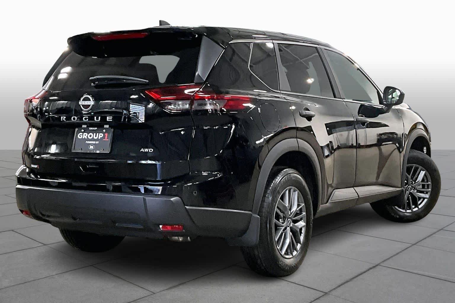 Used 2026 Nissan Rogue S AWD/4WD image 13