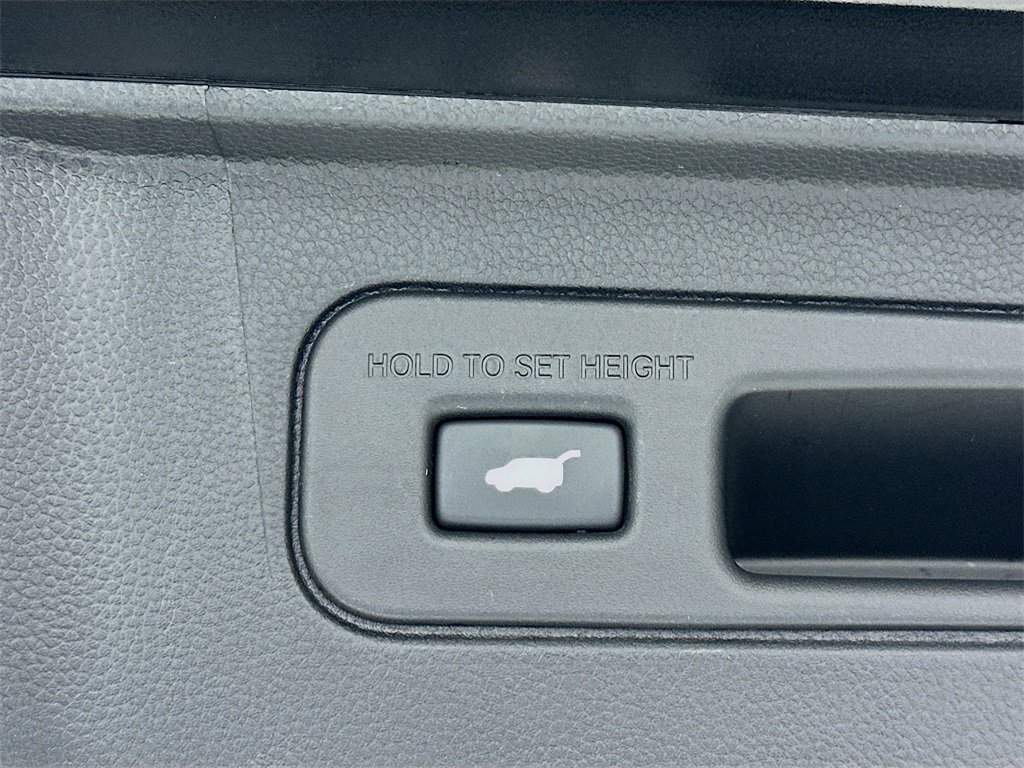Certified 2025 Honda Pilot Touring image 33