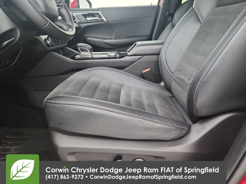 Used 2025 Mitsubishi Outlander SE AWD/4WD image 19