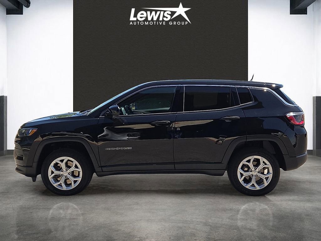 Used 2025 Jeep Compass Sport AWD/4WD image 2