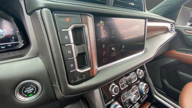 Used 2023 GMC Yukon XL Denali Ultimate w/ LPO, Floor Liner Package AWD/4WD image 18