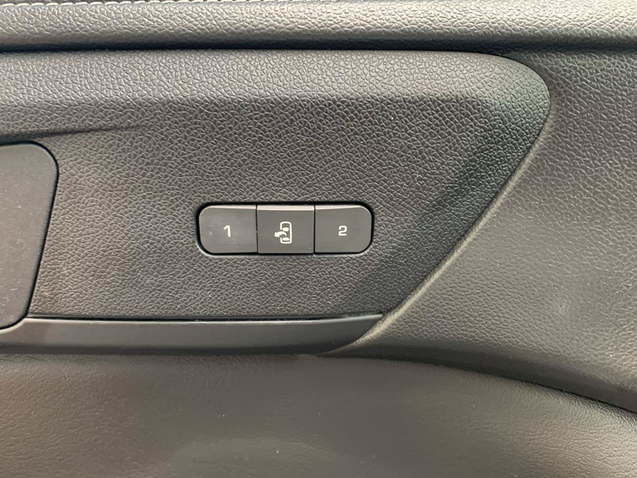 Used 2015 Chevrolet Traverse LTZ AWD/4WD image 23