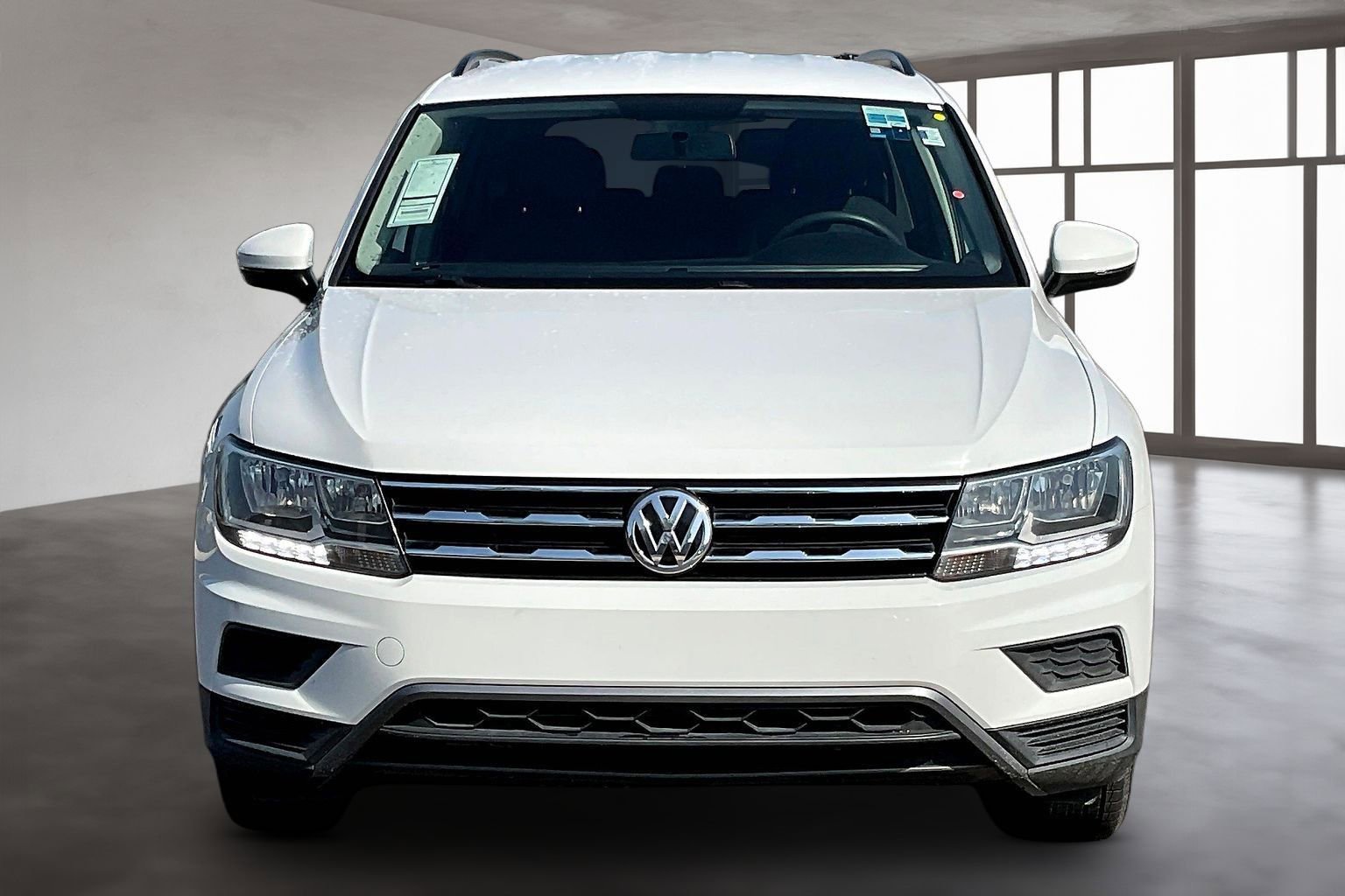 Used 2020 Volkswagen Tiguan S image 2
