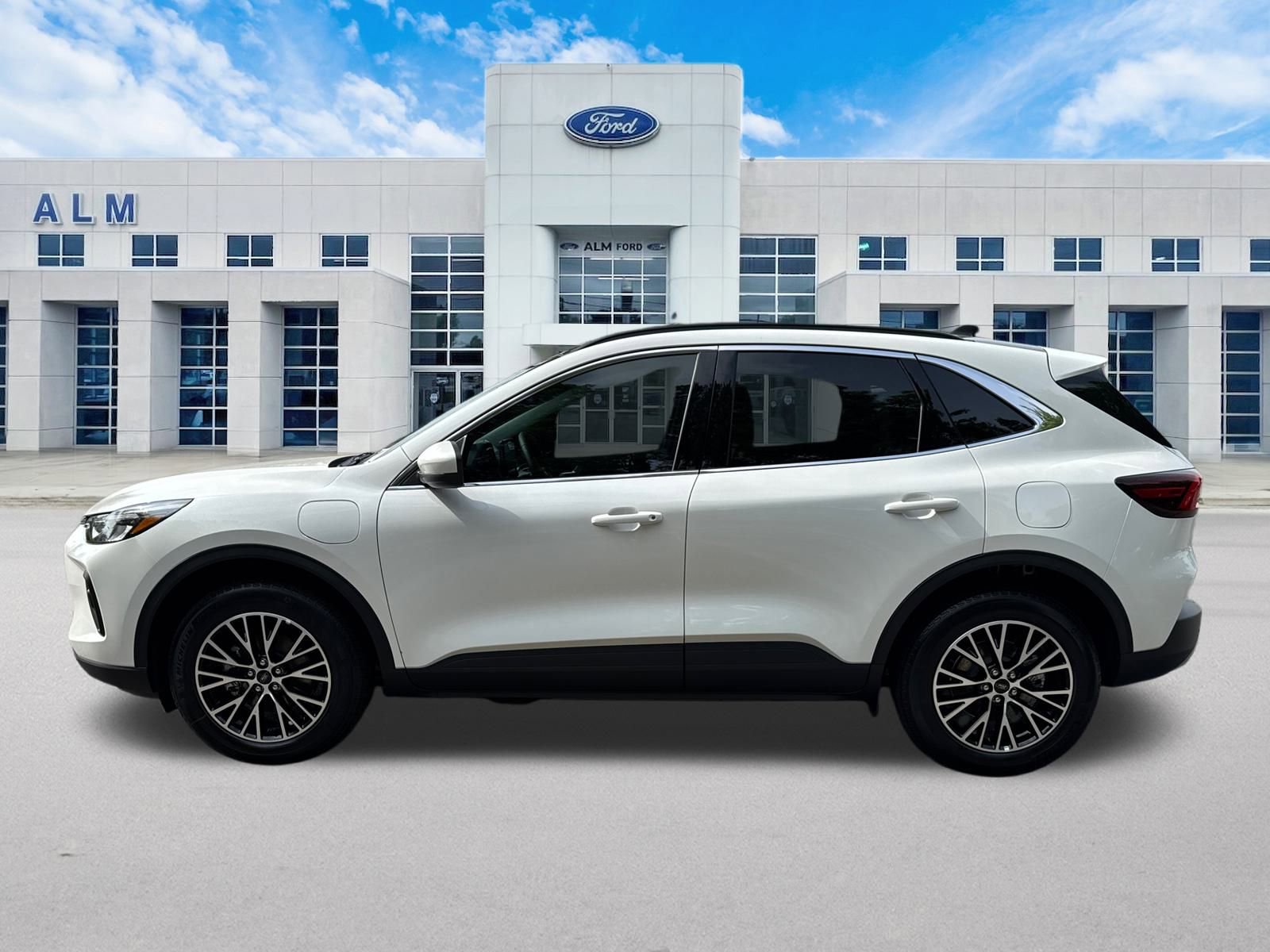 New 2025 Ford Escape SE FWD image 9