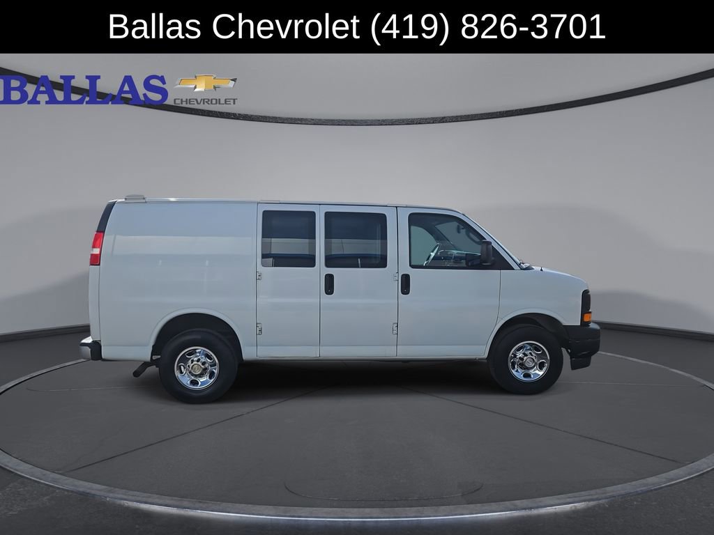 Used 2017 Chevrolet Express 2500 image 9