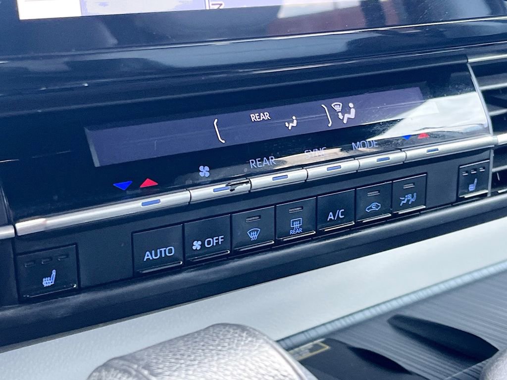 Used 2021 Toyota Sienna XSE w/ XSE Plus Package image 21