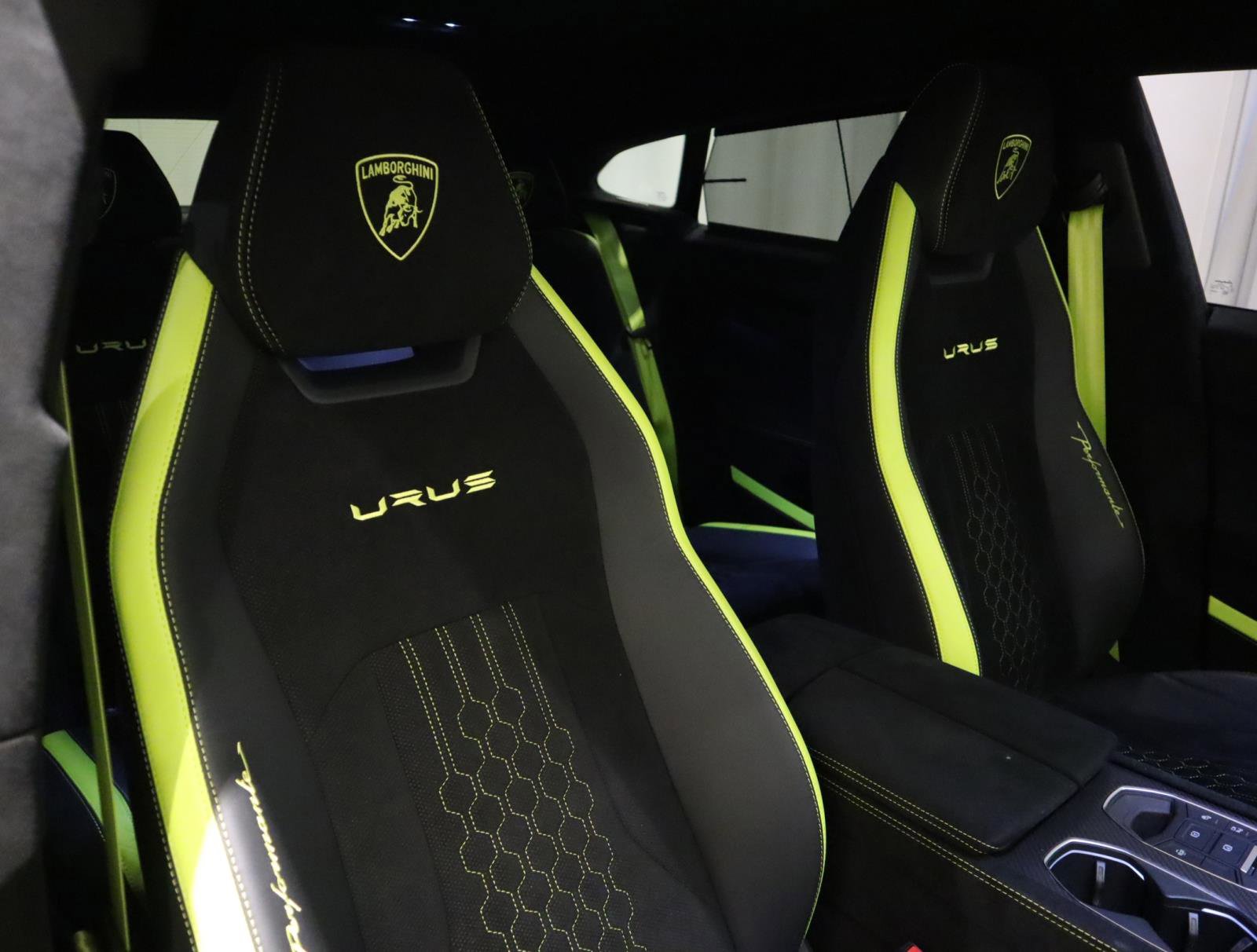 Used 2023 Lamborghini Urus Performante image 18